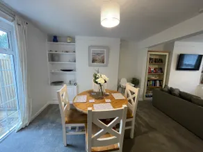 Mill House | Oxford Holiday Let | 2 Beds & Sleeps 4 - Image 3