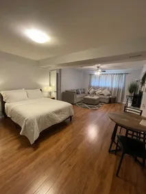 Entire guest suit in woodinville/Emerald Evergreen - Image 3