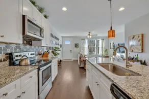 Nashville house on a hill! - Image 4