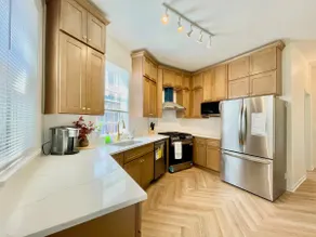 Retro Designer Home | Walk to Wrigley, Bars & Lake - Image 4