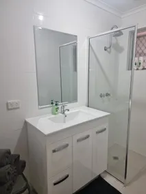 Entire 3 bedroom unit- 5 min to CBD, Hannan street - Image 3