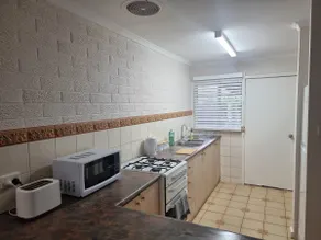 Entire 3 bedroom unit- 5 min to CBD, Hannan street - Image 5