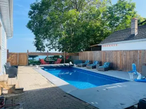 Lakeview Villa w Hot tub, fire table & Pool - Image 2