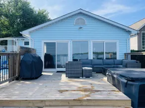 Lakeview Villa w Hot tub, fire table & Pool - Image 3