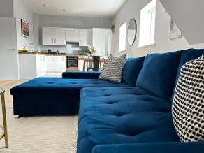 City View Penthouse Apartment/ Allocated Parking - Image 5