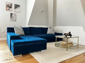 City View Penthouse Apartment/ Allocated Parking - Image 3