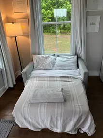 Farmhouse Style Guesthouse - Image 4