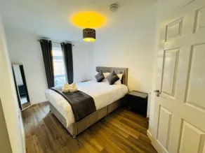 2 have fun in Huntingdon entire flat - Image 3