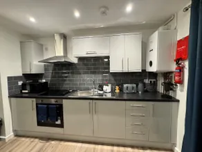 2 have fun in Huntingdon entire flat - Image 4
