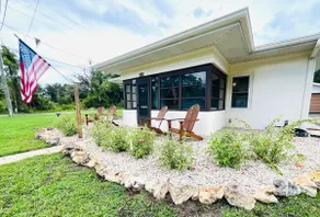2BR Bungalow Near Kings Bay | Coastal Getaway - Image 5