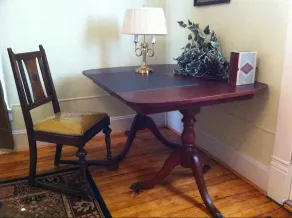 Brooks House Suites - Image 5