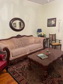 Brooks House Suites - Image 3