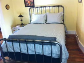 Brooks House Suites - Image 4