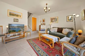 Exklusive Traumvilla mit Panorama-Meerblick und Pool in unmittelbarer Meernähe - Image 3