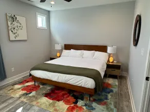 Clean Quiet Luxury near LU and Downtown. - Image 3