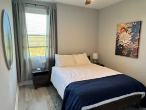 Clean Quiet Luxury near LU and Downtown. - Image 5