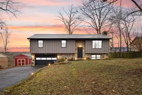 Lakeview Lodge • Sleeps 14 • Game Room • Fire Pit - Image 4