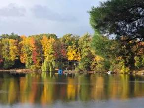 Lakefront Hot Tub Getaway - Image 3