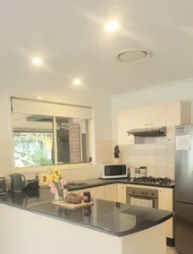 Cosy Home ~ Family Friendly ~ Close to Everything - Image 4