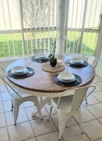 Cosy Home ~ Family Friendly ~ Close to Everything - Image 3