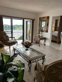 Beautiful apartment with very elegant colonial decoration - Image 2