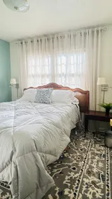 Cozy Mid-Century Home, pet friendly - Image 5