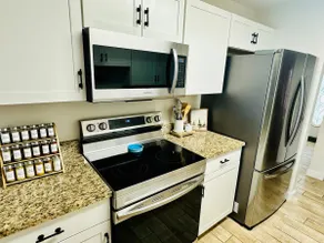 Vero Oasis W/ Pool & Hot-tub, Minutes to Beaches! - Image 3