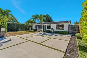 Azure Costal Home in North Miami Beach - Image 2
