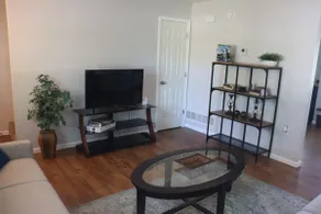 Charming 2BR: 5 Min to Leonard Wood - Image 5