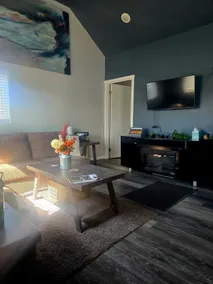Cathedral 2BR Home *NFL Package* Free Movies* - Image 4