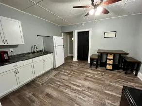 Historic Downtown Apartment in Hiawatha - Image 4