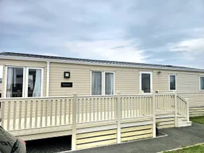 Ava's Sea View Retreat - Image 2