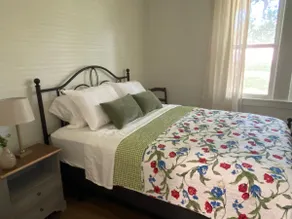 Taylors' Retreat - Image 4