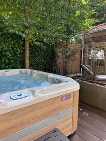 Pure Verwennerij Apeldoorn, luxury suite with Jacuzzi - Image 3
