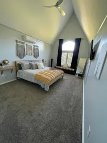 Lakeside Runway Retreat - Image 5