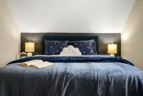 Sunscape Bungalow: Close to Hospitals|Quiet Nborhd - Image 2
