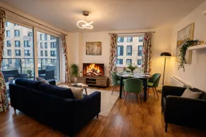 Grapevine Apartment & balcony & TrainStation - Image 2