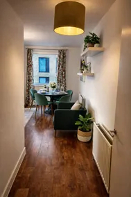 Grapevine Apartment & balcony & TrainStation - Image 5