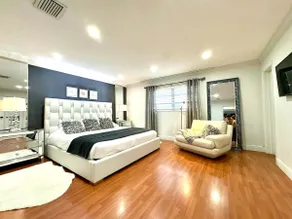 The Hollywood Beach Experience - Image 3
