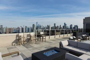 Modern Loft 10 Min from NYC with City View & Pool - Image 4