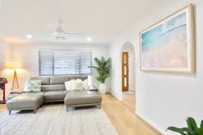 Oceanic Pet Friendly Townhouse 8min to Mooloolaba - Image 2
