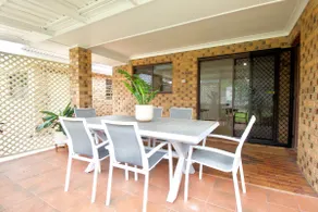 Oceanic Pet Friendly Townhouse 8min to Mooloolaba - Image 5