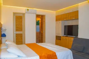 Luxury suite apartment with ocean views - Image 4