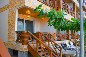 Luxury suite apartment with ocean views - Image 2
