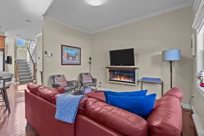 Freshwater Joys 4BR Jellybean Home Near Downtown - Image 5