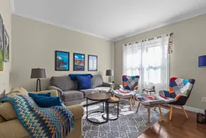 Freshwater Joys 4BR Jellybean Home Near Downtown - Image 3