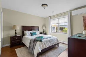 Freshwater Joys 4BR Jellybean Home Near Downtown - Image 4