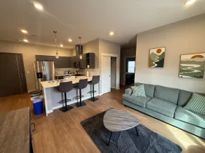 223 Elite 2BR Apt - Steps to Train, Free Parking - Image 2