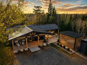 Escape to Your Modern Cabin Retreat - Royal North - Image 5