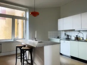 Turn-of-the-century 3-roomer with Balcony, walking distance to everything - Image 3